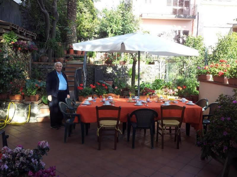Villa Rosa Etna Apartments Дзаферана Етнеа Екстериор снимка